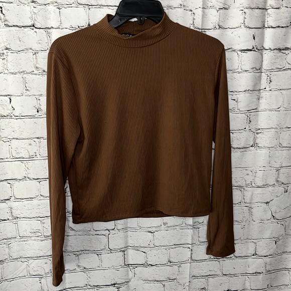 Brit & Bri Tops - Brit & Bri Brown Ribbed Cropped Long Sleeve Top